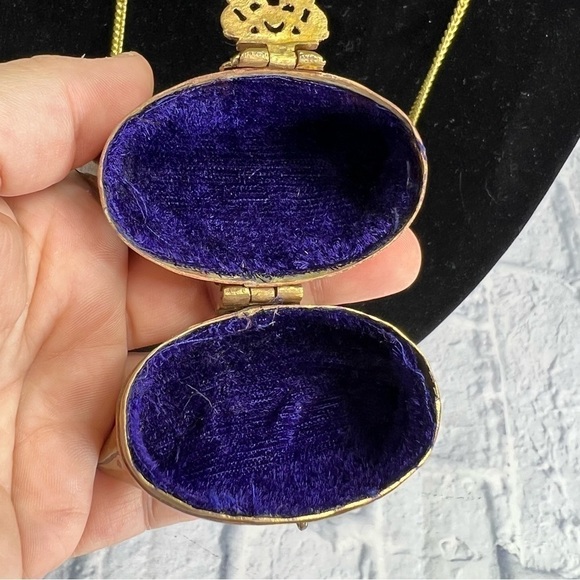 Vintage pillow purse necklace with brass and copper - Picture 5 of 7